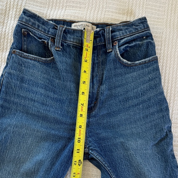 Abercrombie 90s Straight Ultra High Rise Jeans - Picture 6 of 9